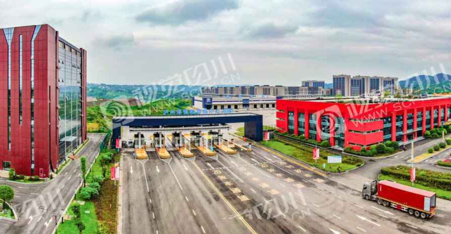 行走自贸区 | “三年三步走” 探寻自贸试验区的“四川方案”