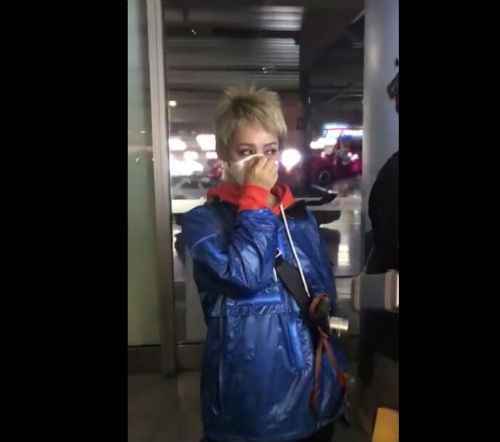 宁静粉丝团接机高喊我们接你回家 宁静不想成团吗