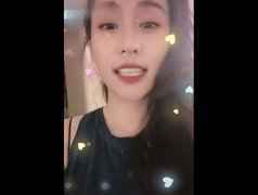 何超莲窦骁深夜撒糖晒视频 唤男友窦骁“