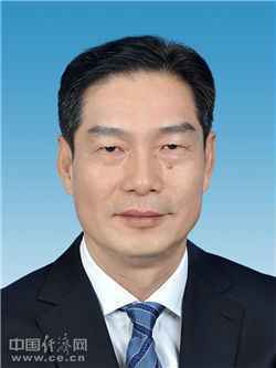 胡明朗简历 任重庆市政府党组成员、市公安局党委书记