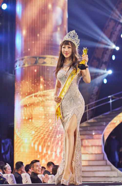 中国书法家李美妍女士荣膺MISS GALAXY.2020银河小姐荣誉