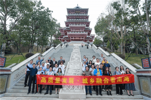 全国网媒探营华南两大万亩现代农业产业园，貌美如花还能赚钱养家！