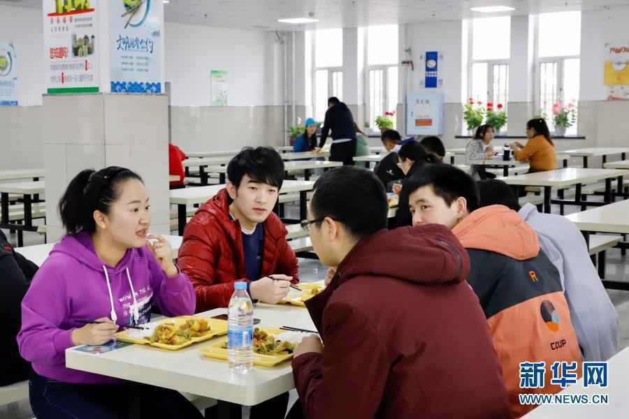 年轻,就要用爱筑梦——青春在三尺讲台闪光