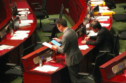 妄图搞瘫香港,变色龙杨岳桥的“疯魔路”