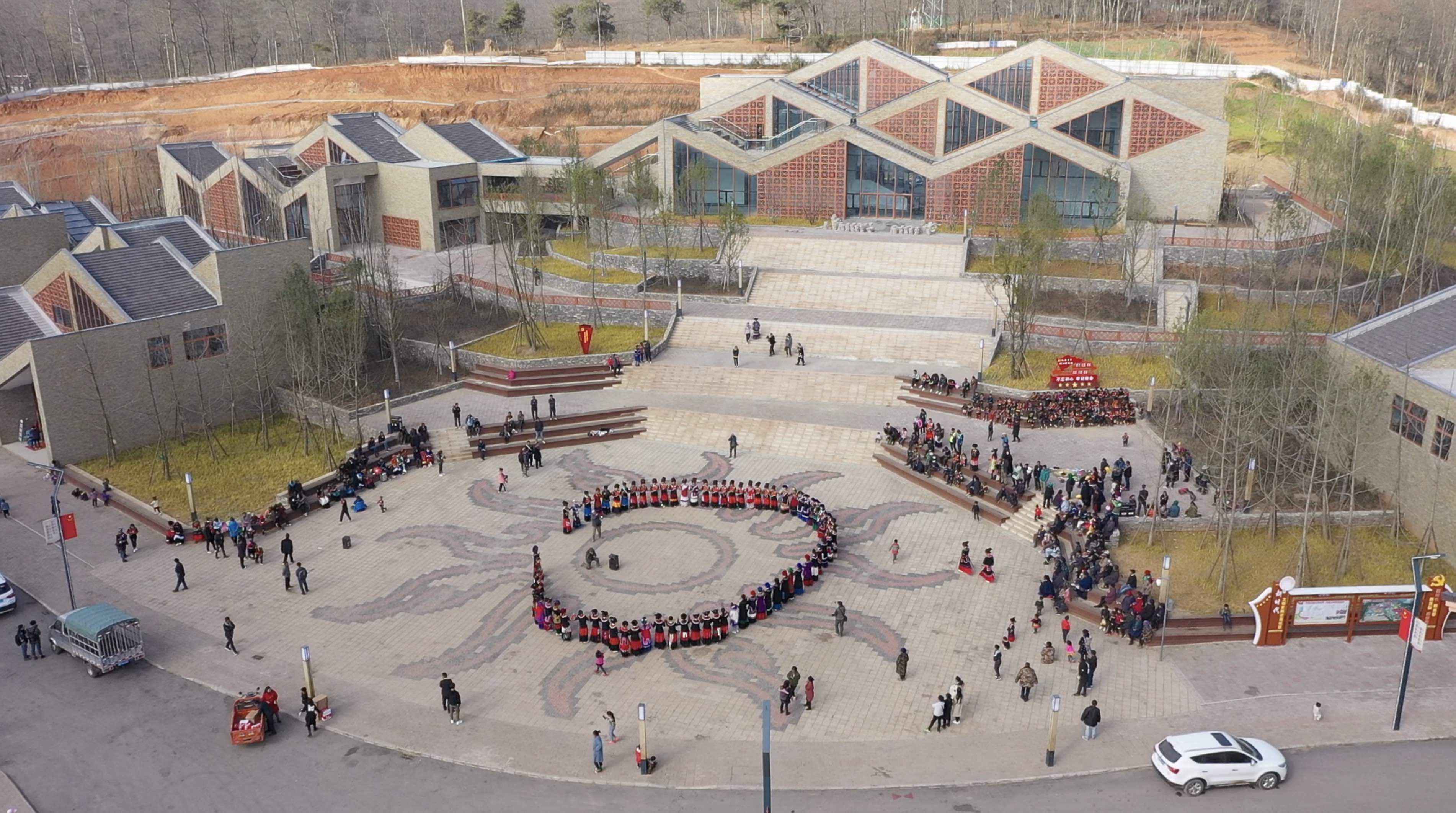 “十三五”,习近平领航中国经济巨轮破浪前行