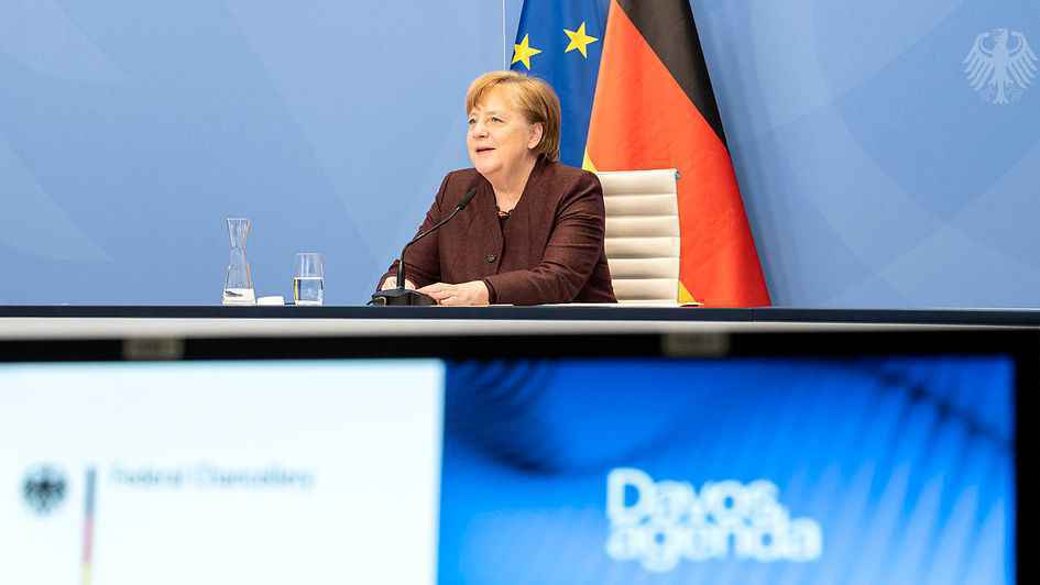 德国总理默克尔：支持中国提倡的多边主义 拒绝世界分裂