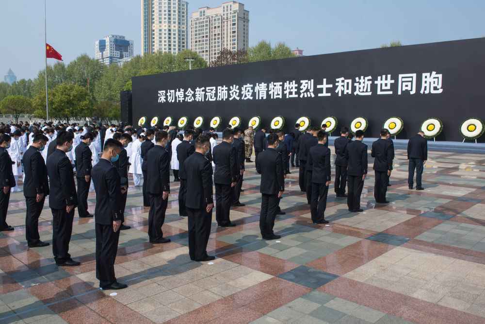 镜观中国 | 百年奋斗 致敬英雄