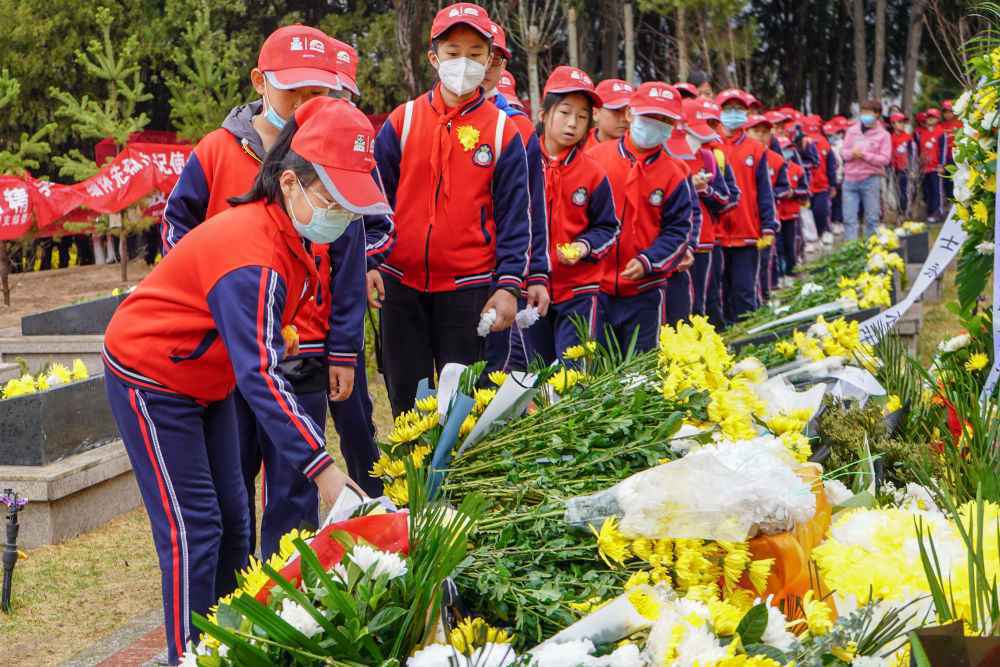 收货地址烈士陵园，这10000份网友的祭奠让人泪目！