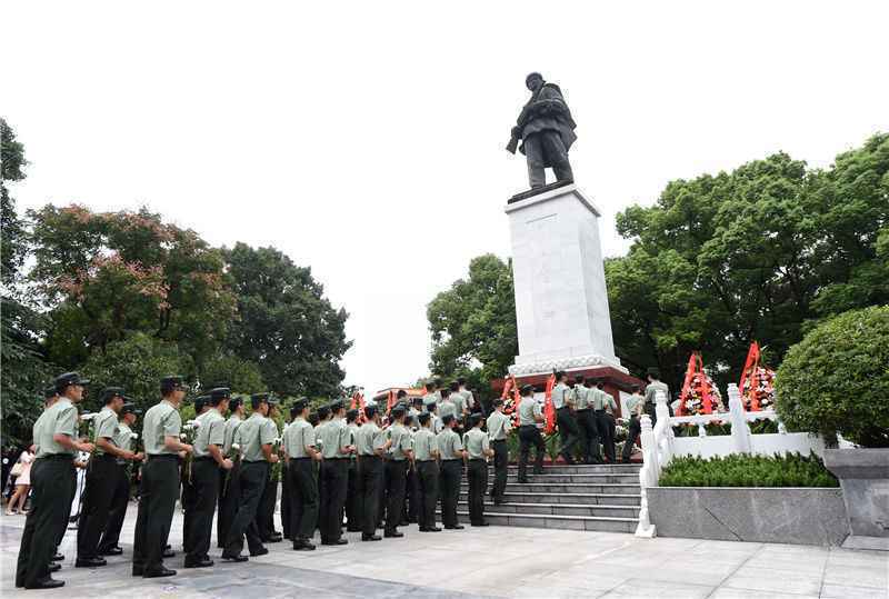 初心长留天地间——献给百年来奉献牺牲的中国共产党人