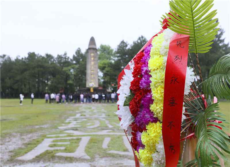 初心长留天地间——献给百年来奉献牺牲的中国共产党人