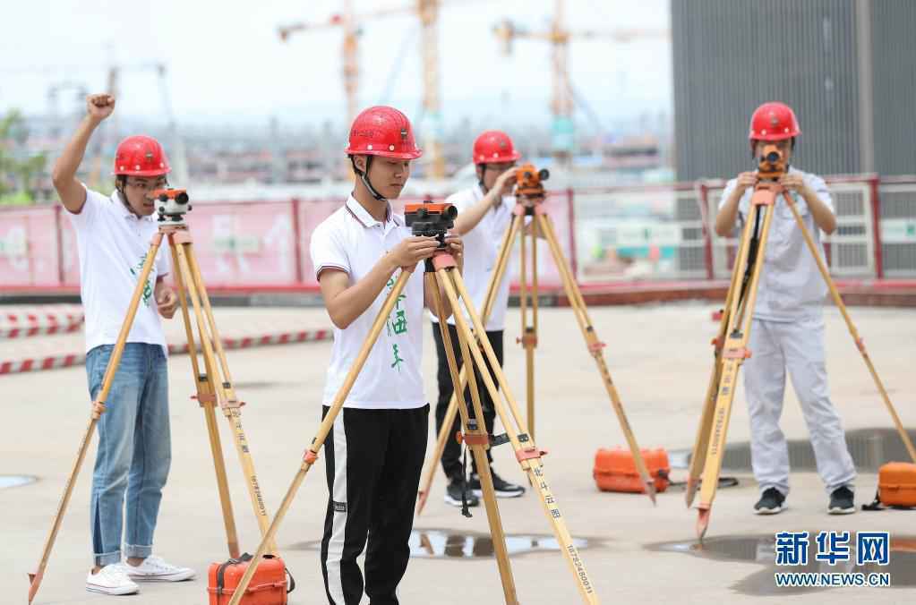 习近平与青年的故事