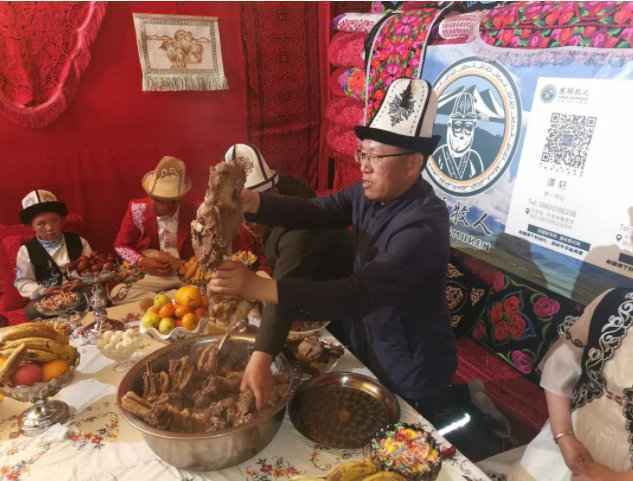 一路向西看见最真实的新疆:高原牧羊,边境垦荒、瓦克瓦克灯亮了……