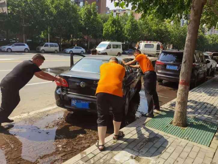 “豫冀”一家风雨同舟，逆行前进温暖服务 ——平安产险河北分公司驰援河南纪实